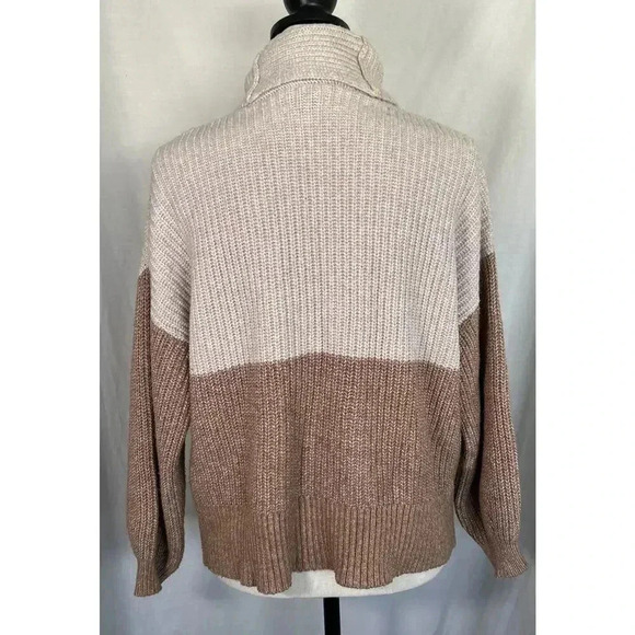 American Eagle Colorblock Turtleneck Ribbed Knit Oversized Sweater Tan Beige XS - Picture 2 of 12
